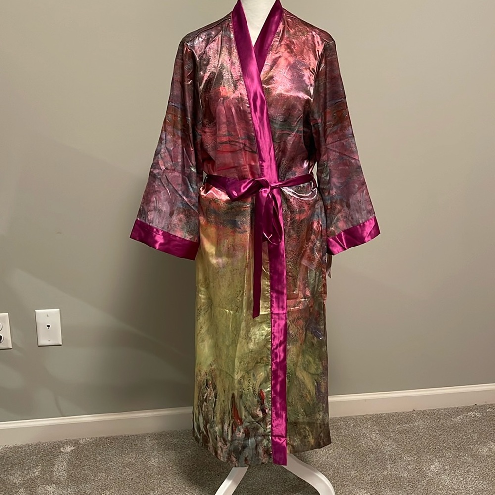 Galleria Enterprises   long robe. Size Small Medium.  New with Tags